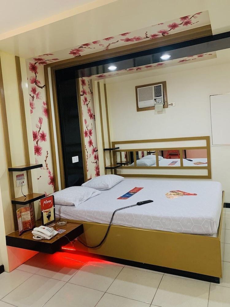 Hotel Sogo Tarlac Екстер'єр фото