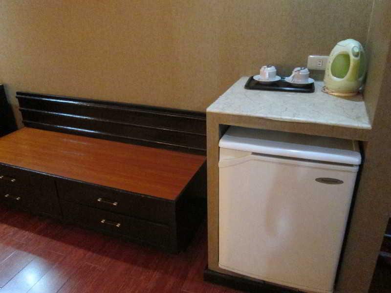 Hotel Sogo Tarlac Екстер'єр фото
