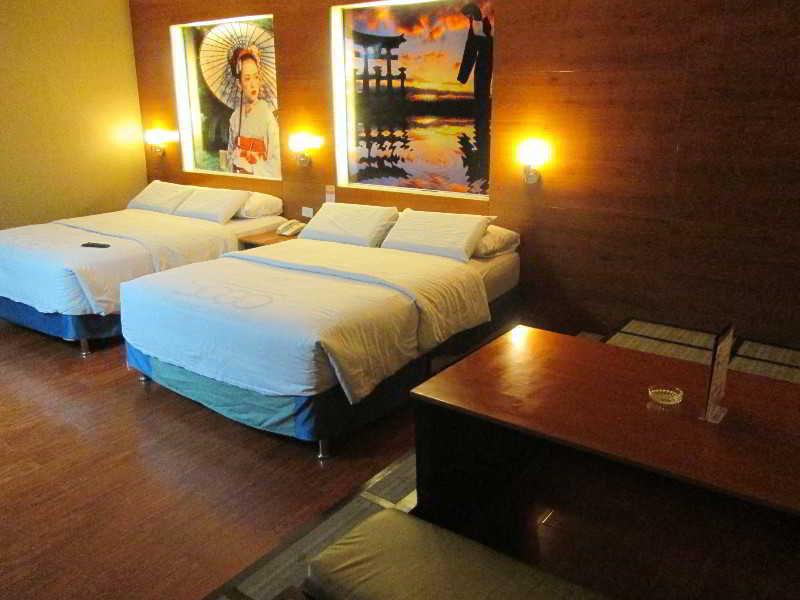 Hotel Sogo Tarlac Екстер'єр фото