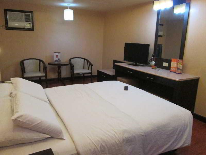 Hotel Sogo Tarlac Екстер'єр фото