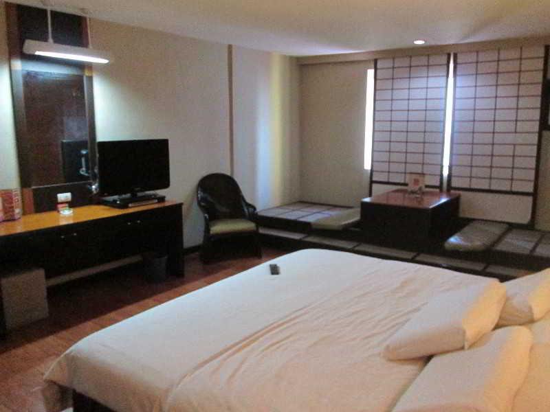 Hotel Sogo Tarlac Екстер'єр фото
